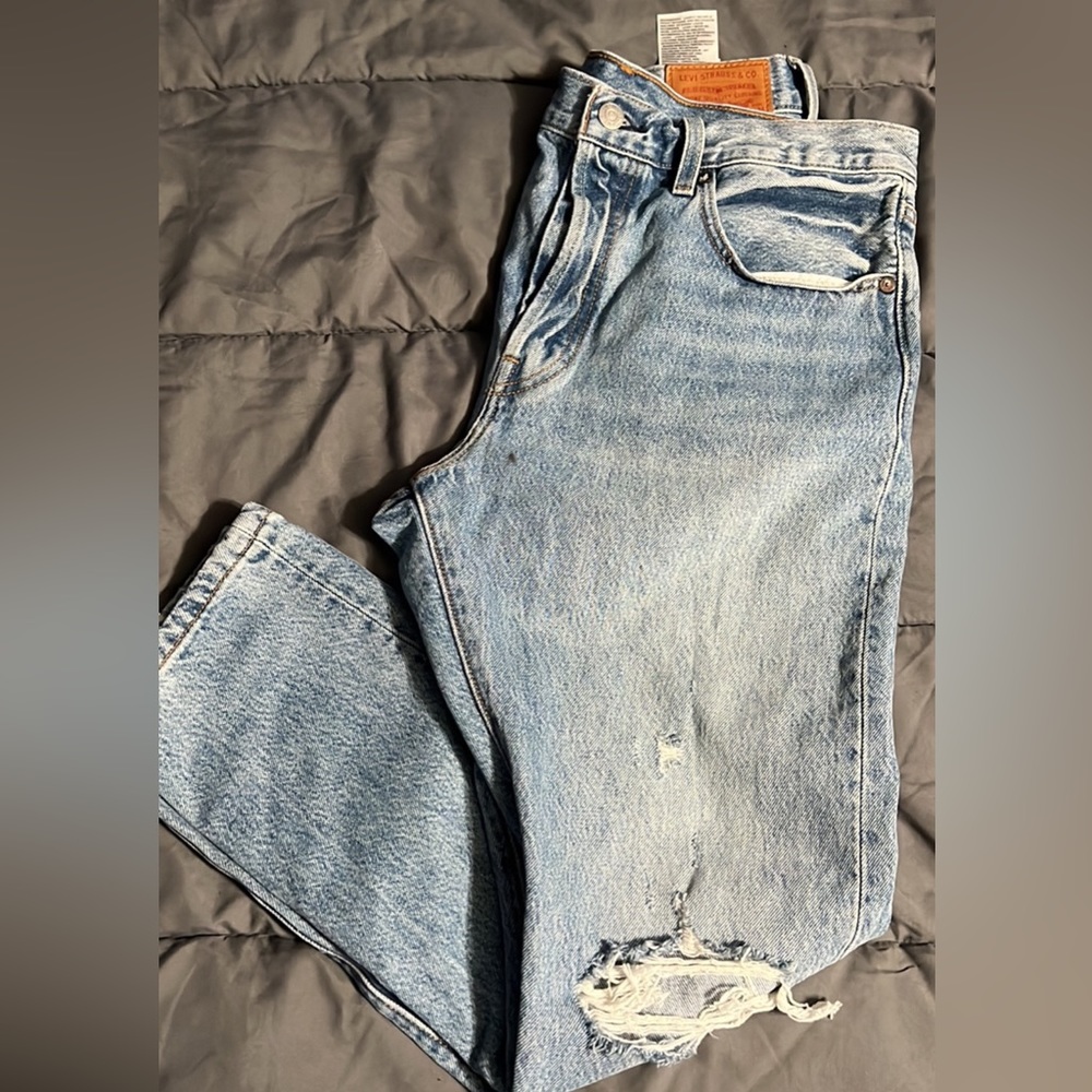 Levi’s high waisted 301, size 28